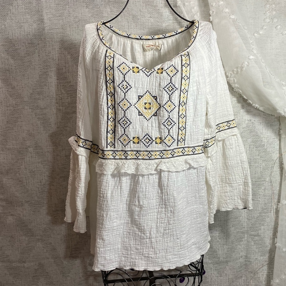 Max Studio London boho bell sleeve top with embroidered detail size M